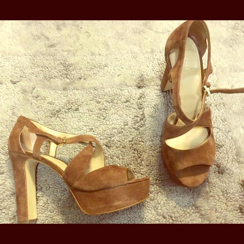 Tan Michael Kors heels 👑💕 Size- 9 1/2